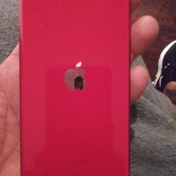 Iphone se red edition - Picture 1 of 2